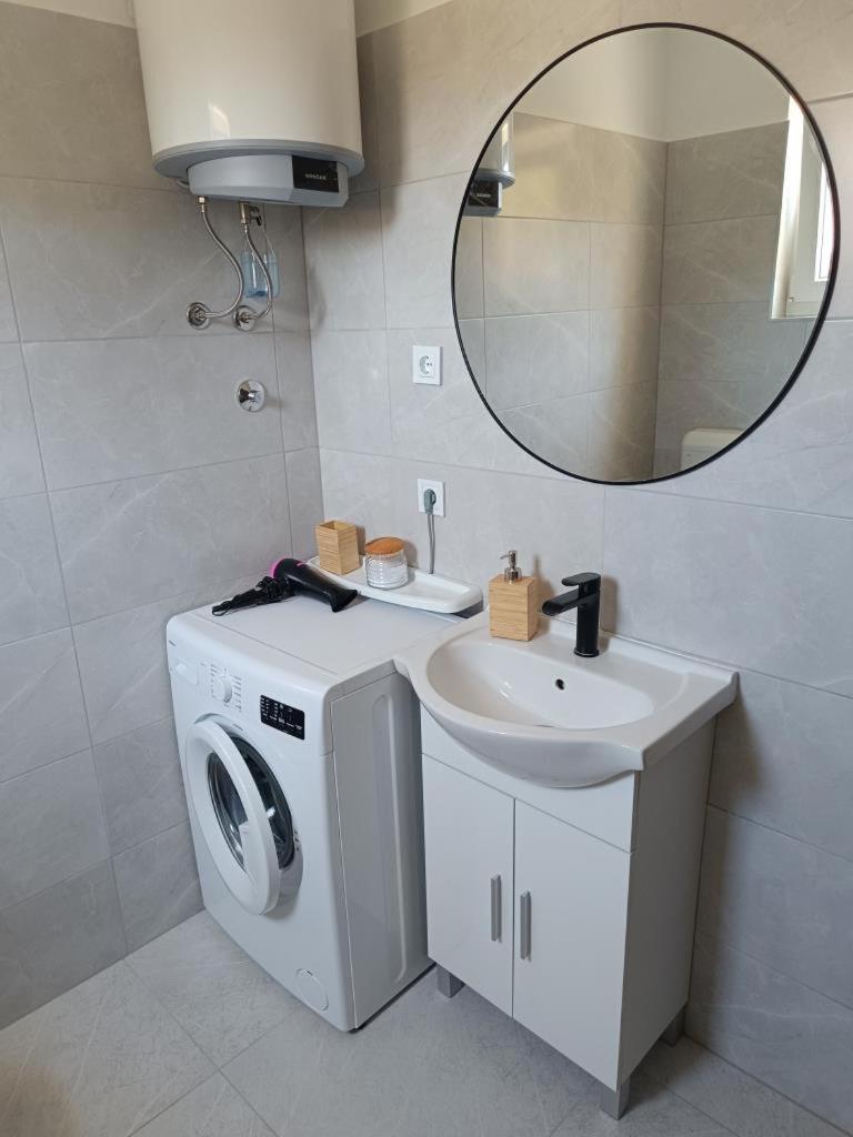 Apartment Dragana, Jezera, Island Murter Extérieur photo