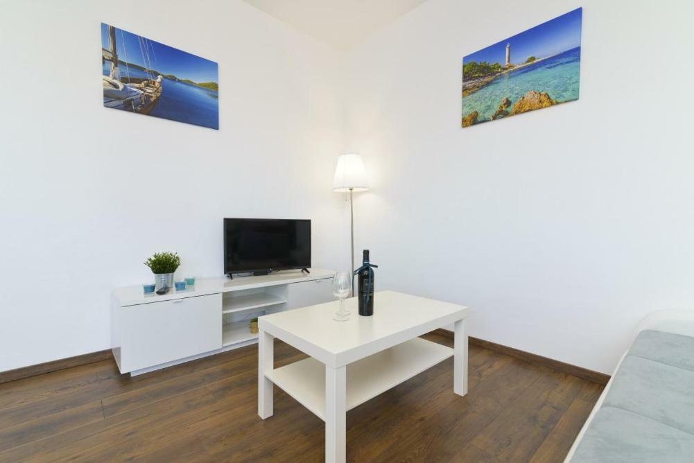 Apartment Dragana, Jezera, Island Murter Extérieur photo